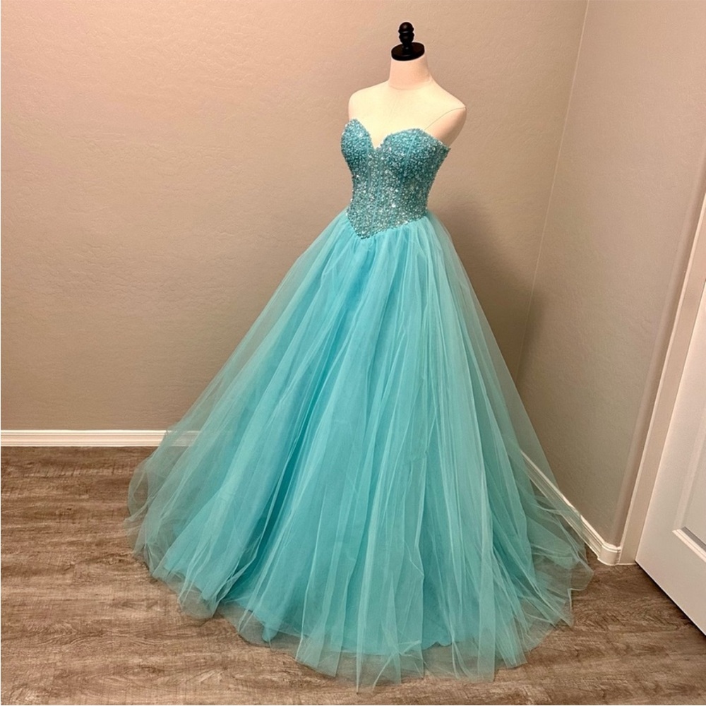 NEW JOVANI SZ 2 TURQUOISE BLUE BEADED ILLUSION TULLE FORMAL BALL GOWN